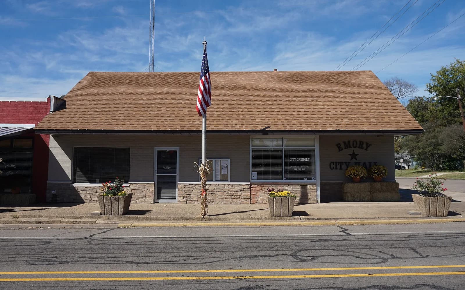 Emory City Hall in downtown Emory, Texas