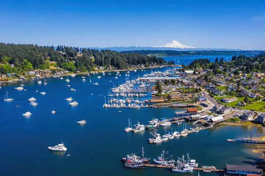 Waterfront welcome sign in Gig Harbor, Washington